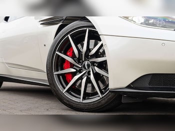Used Aston Martin DB11 2017 for sale - 76705007: Photo