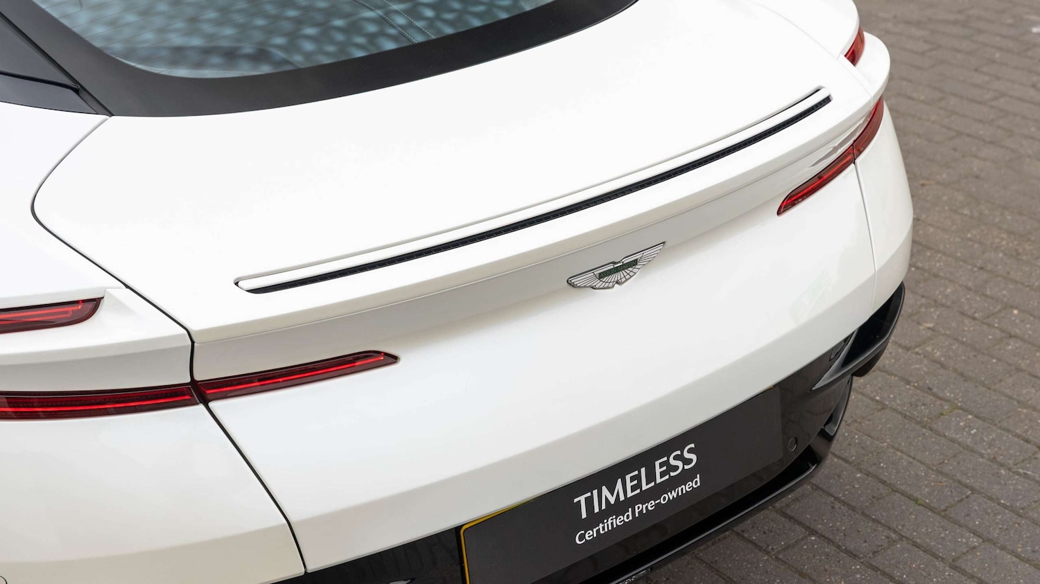 Used Aston Martin DB11 2017 for sale - 76705007: Photo 8