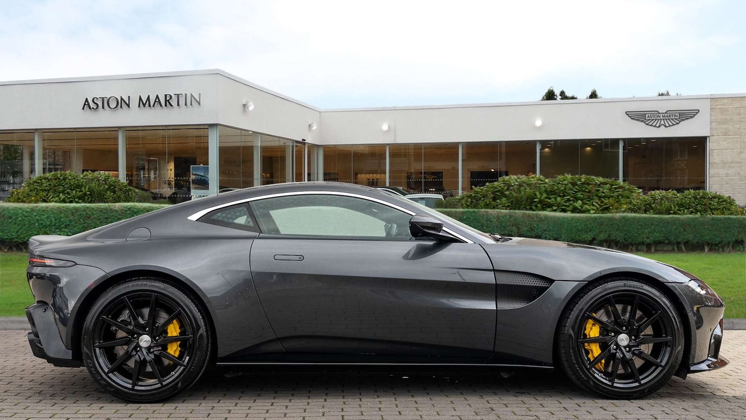 Used Aston Martin Vantage 2020 for sale - 76475768: Photo 3