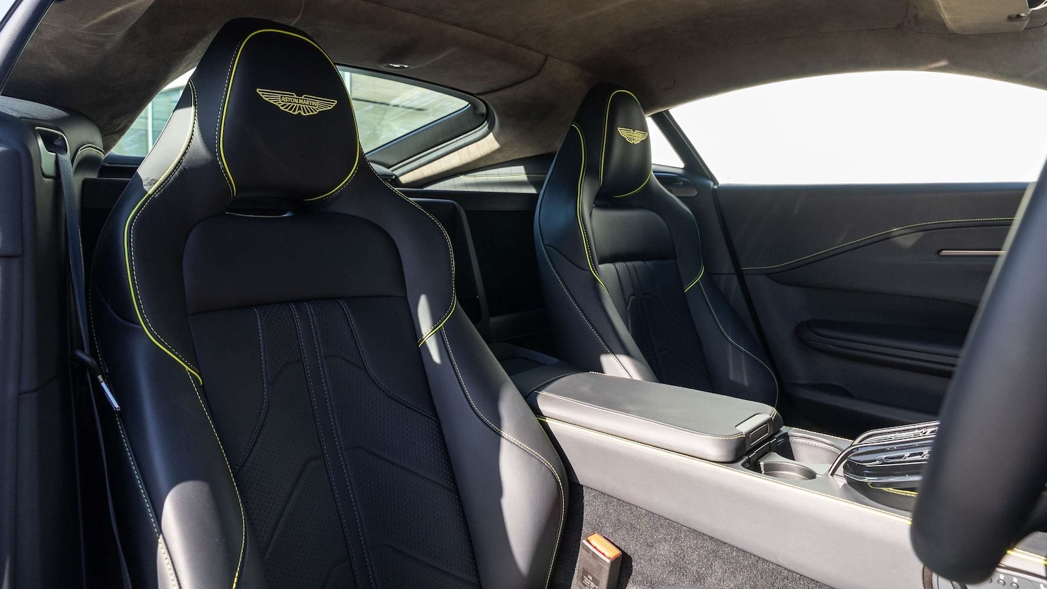 Used Aston Martin Vantage 2025 for sale - 77123309: Photo 12