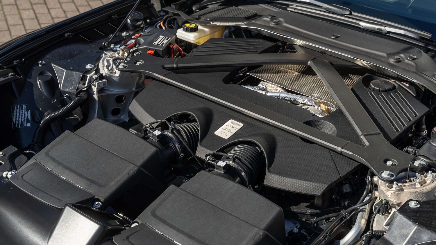 Used Aston Martin Vantage 2025 for sale - 77123309: Photo 32