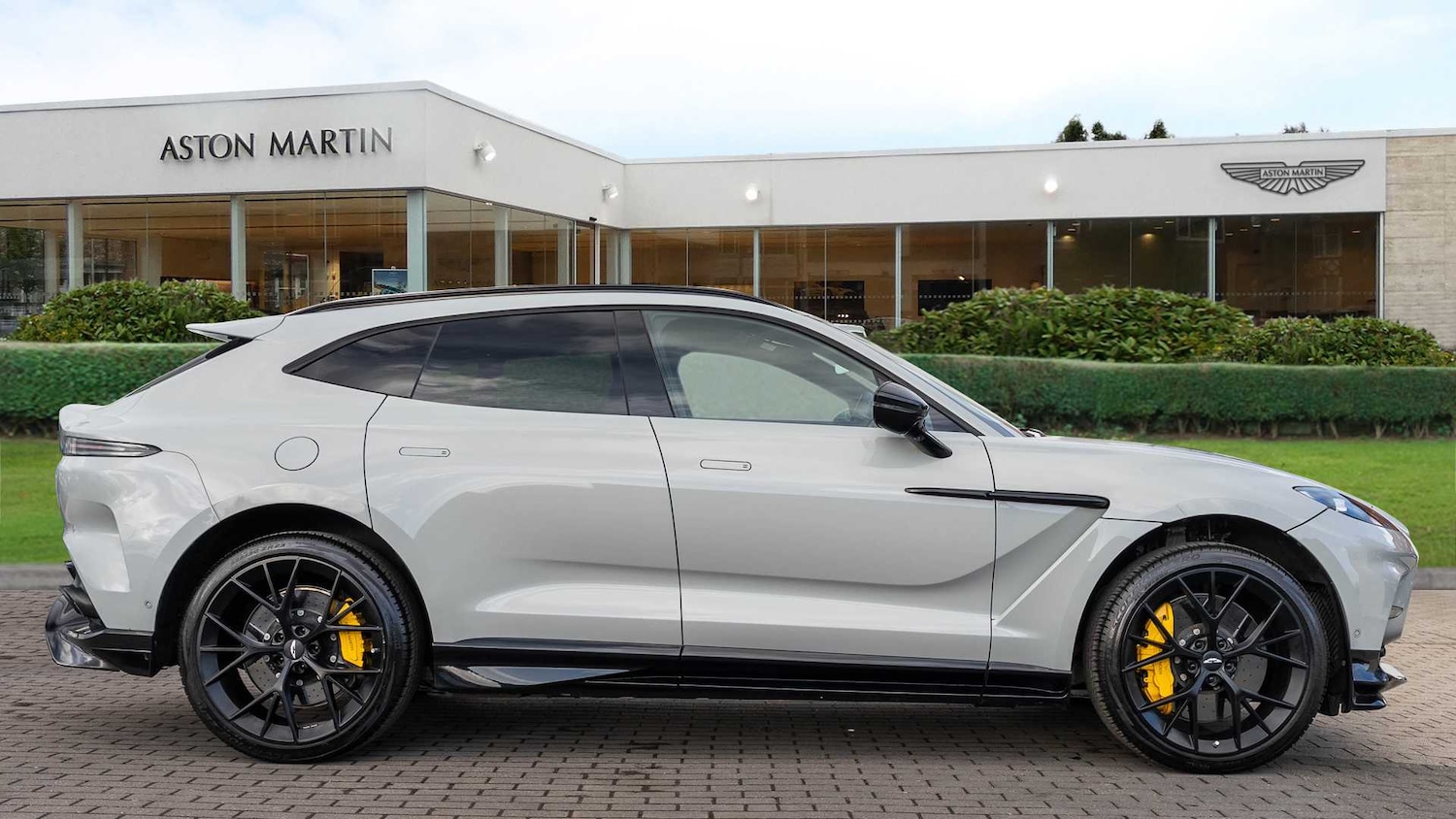 Used Aston Martin DBX 2024 for sale - 77674641: Photo 3