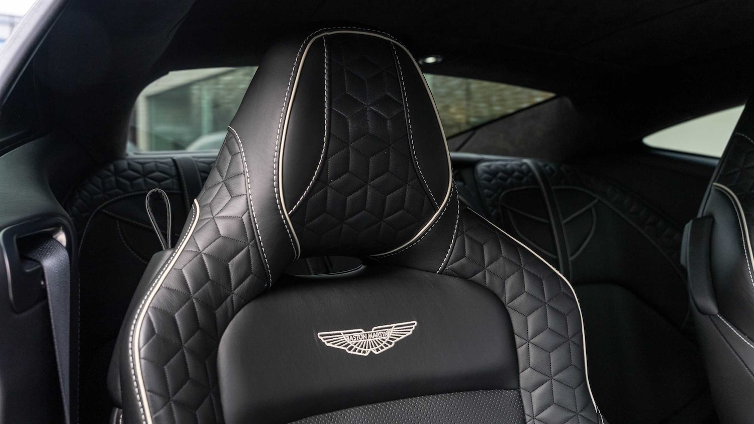 Used Aston Martin DBS 2020 for sale - 77257301: Photo 15