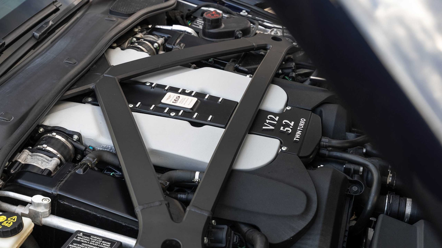 Used Aston Martin DBS 2020 for sale - 77257301: Photo 31