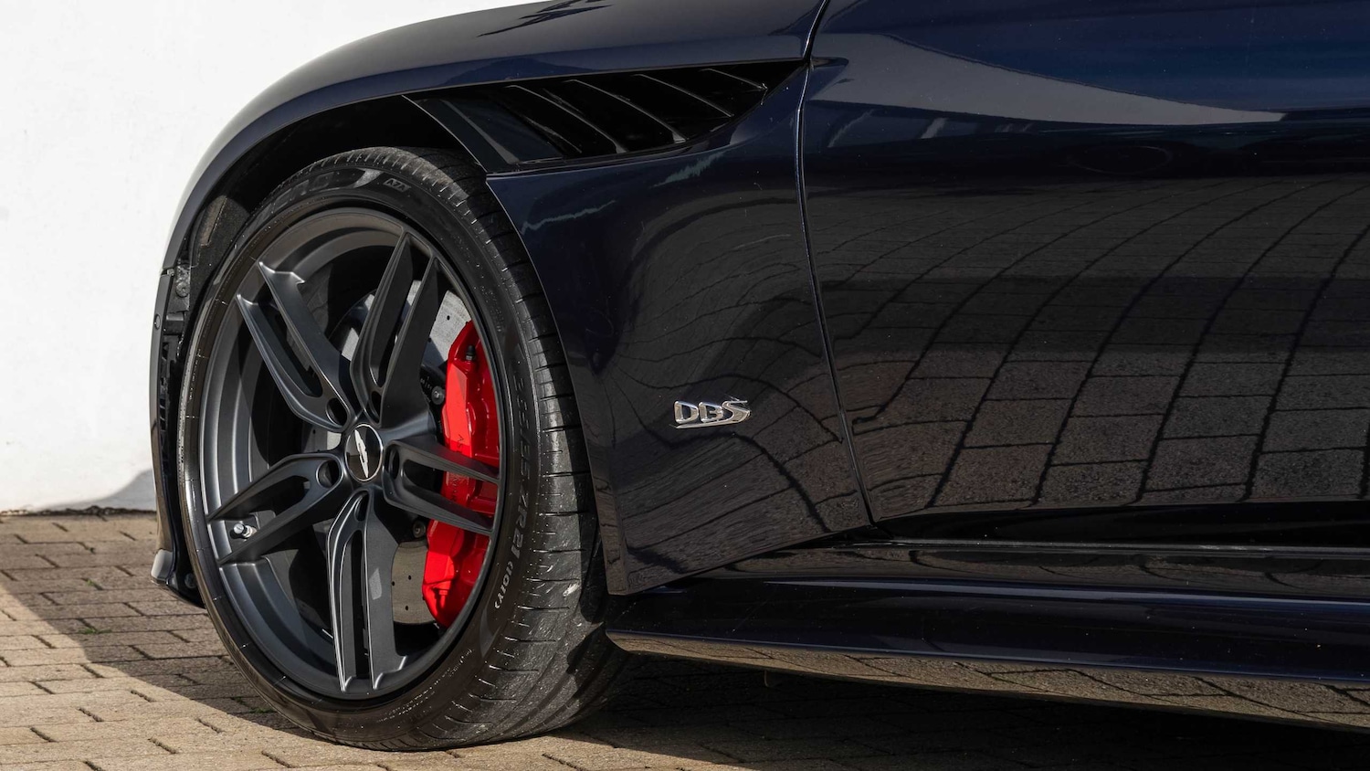 Used Aston Martin DBS 2020 for sale - 77257301: Photo 34