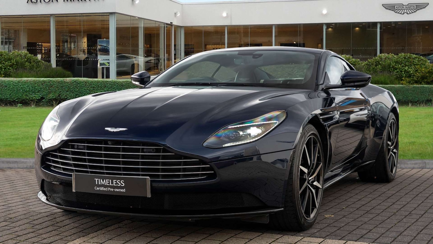 Used Aston Martin DB11 for sale - 76351629: Photo 16