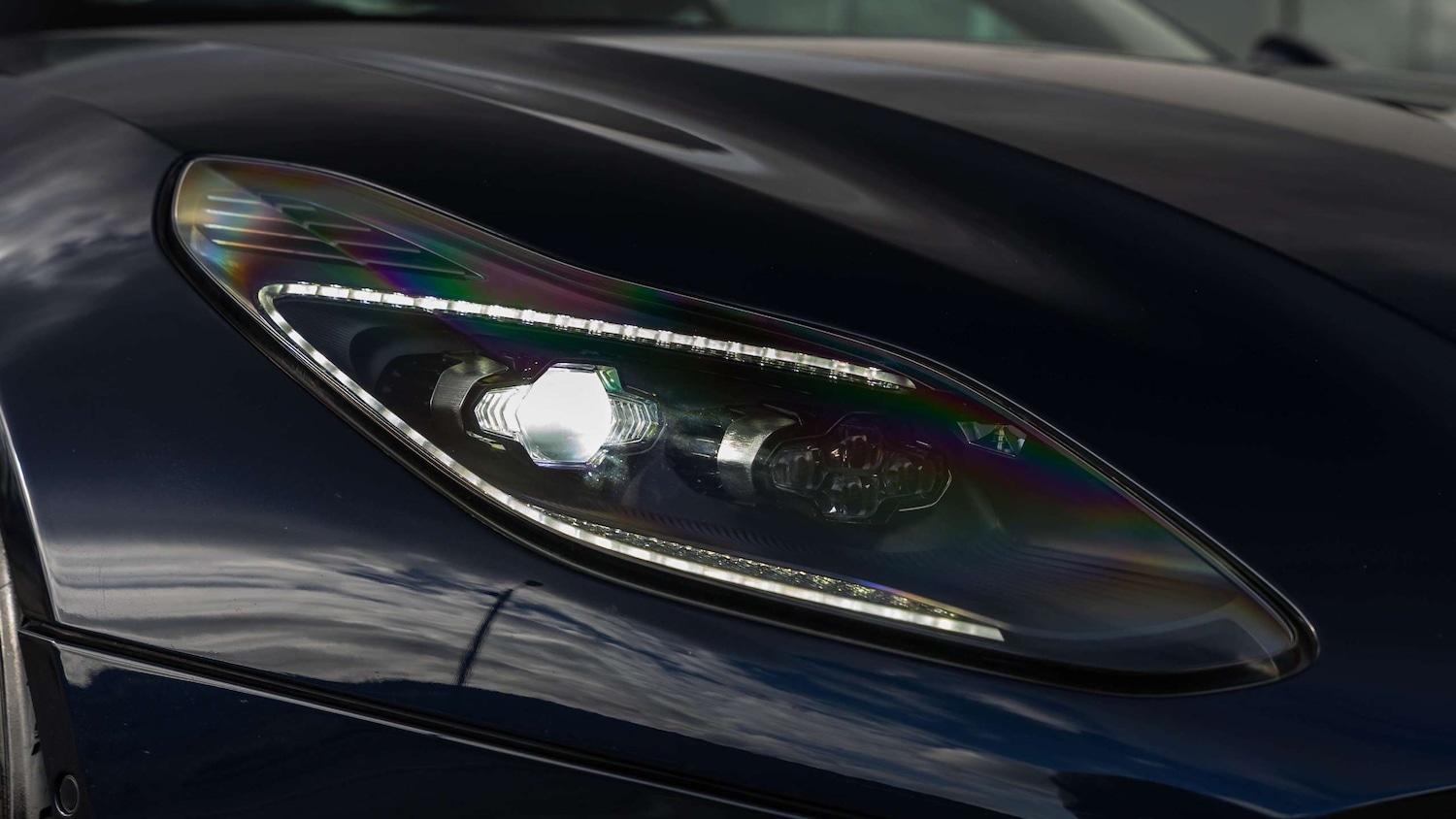 Used Aston Martin DB11 for sale - 76351629: Photo 17