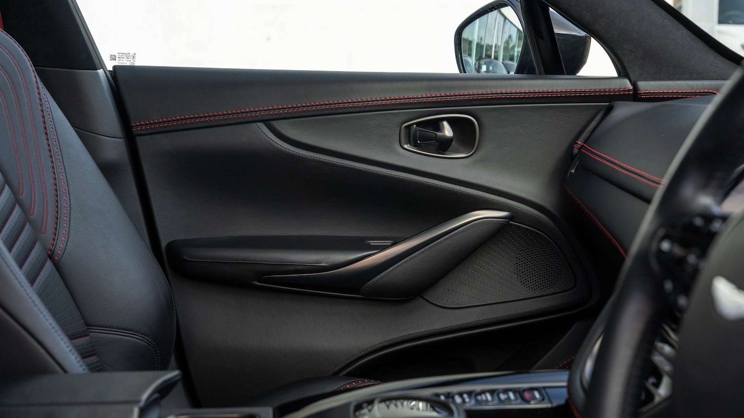 Used Aston Martin DBX 2021 for sale - 76774057: Photo 24