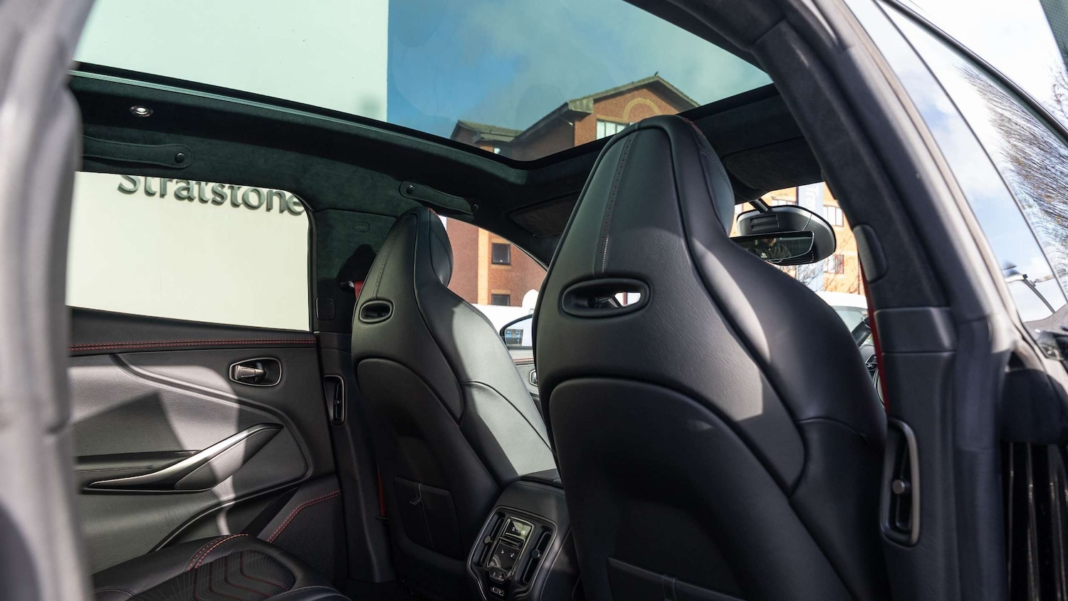 Used Aston Martin DBX 2021 for sale - 76774057: Photo 28