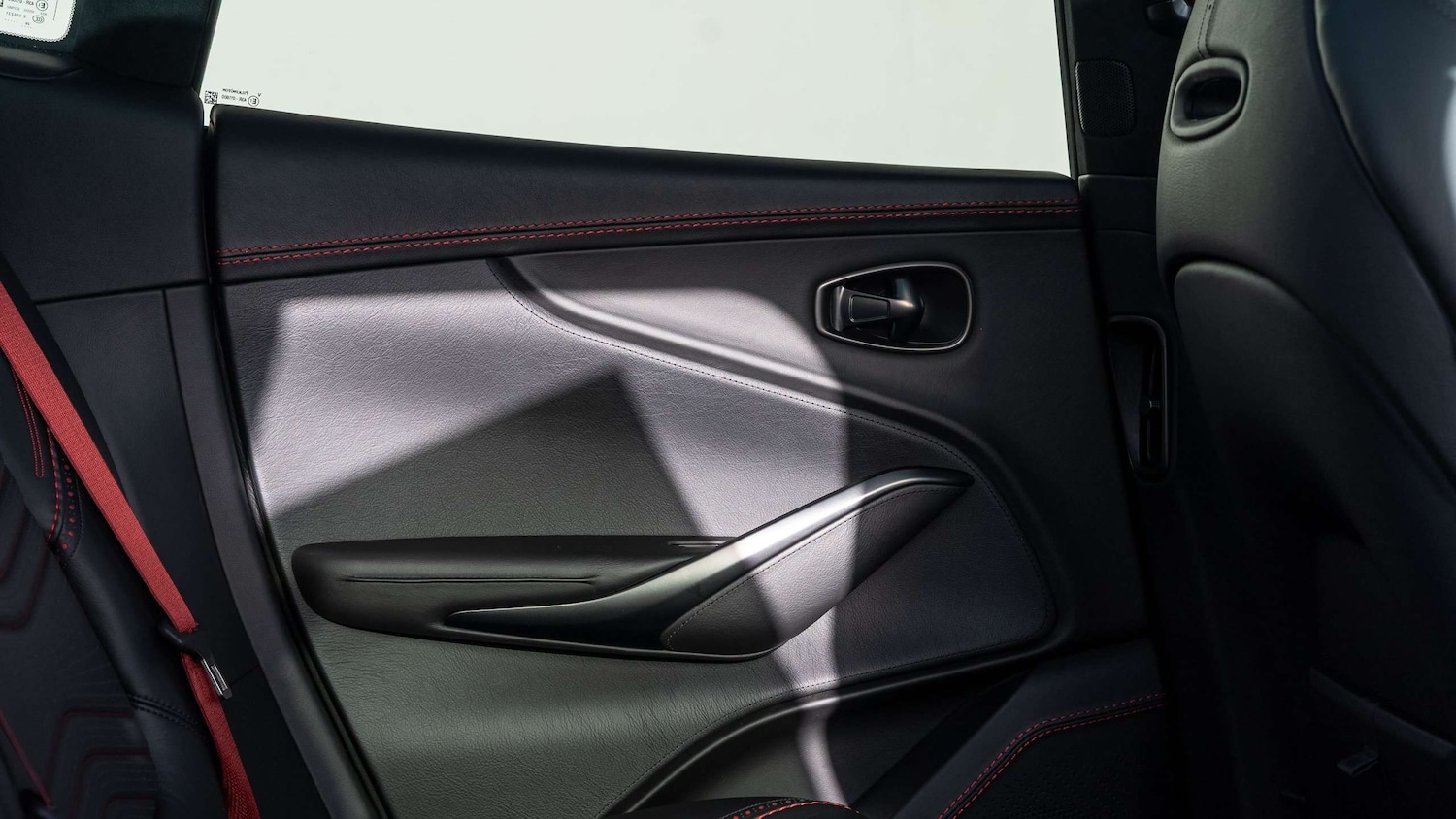 Used Aston Martin DBX 2021 for sale - 76774057: Photo 30