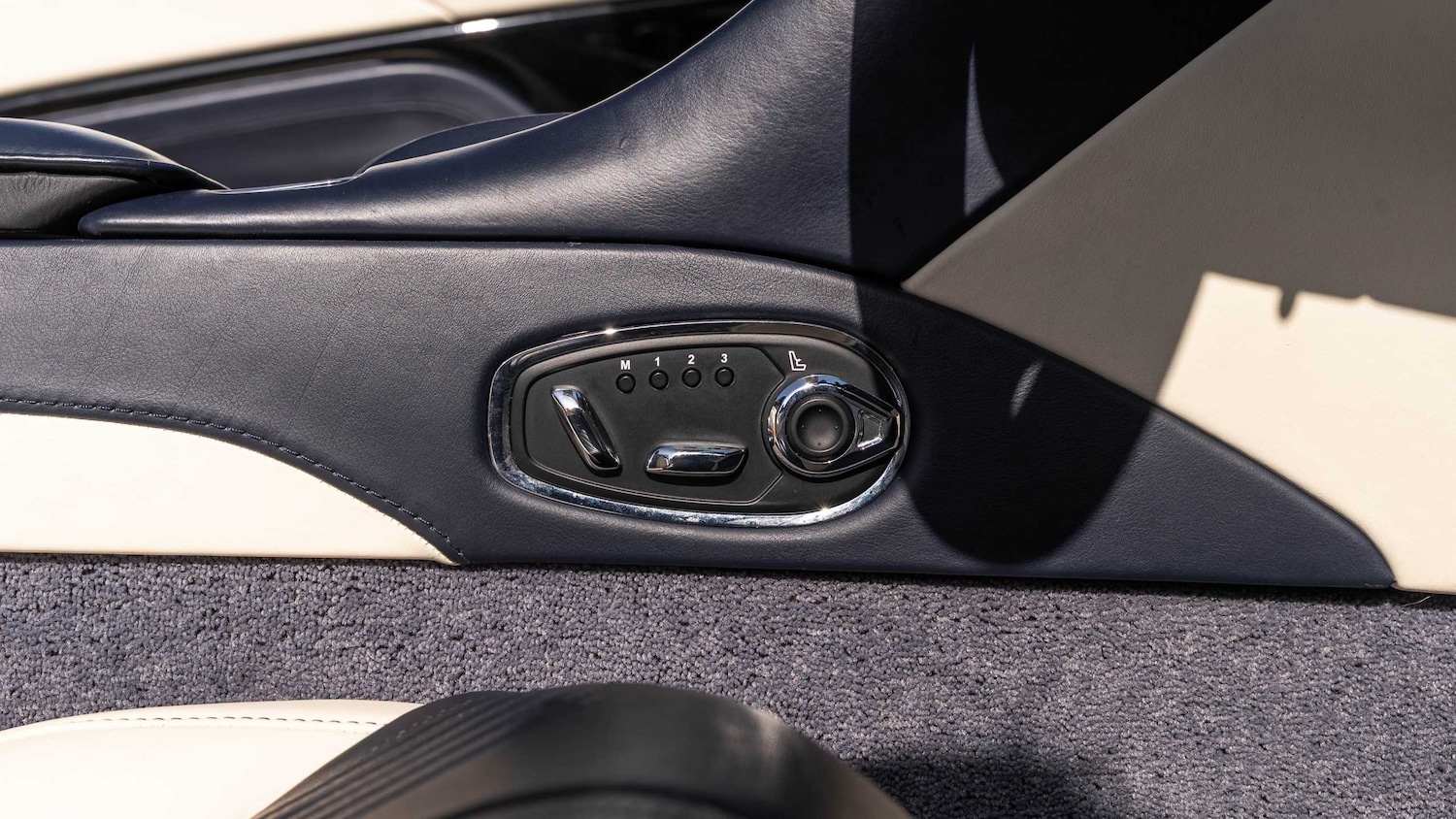 Used Aston Martin DB11 2020 for sale - 77706763: Photo 25