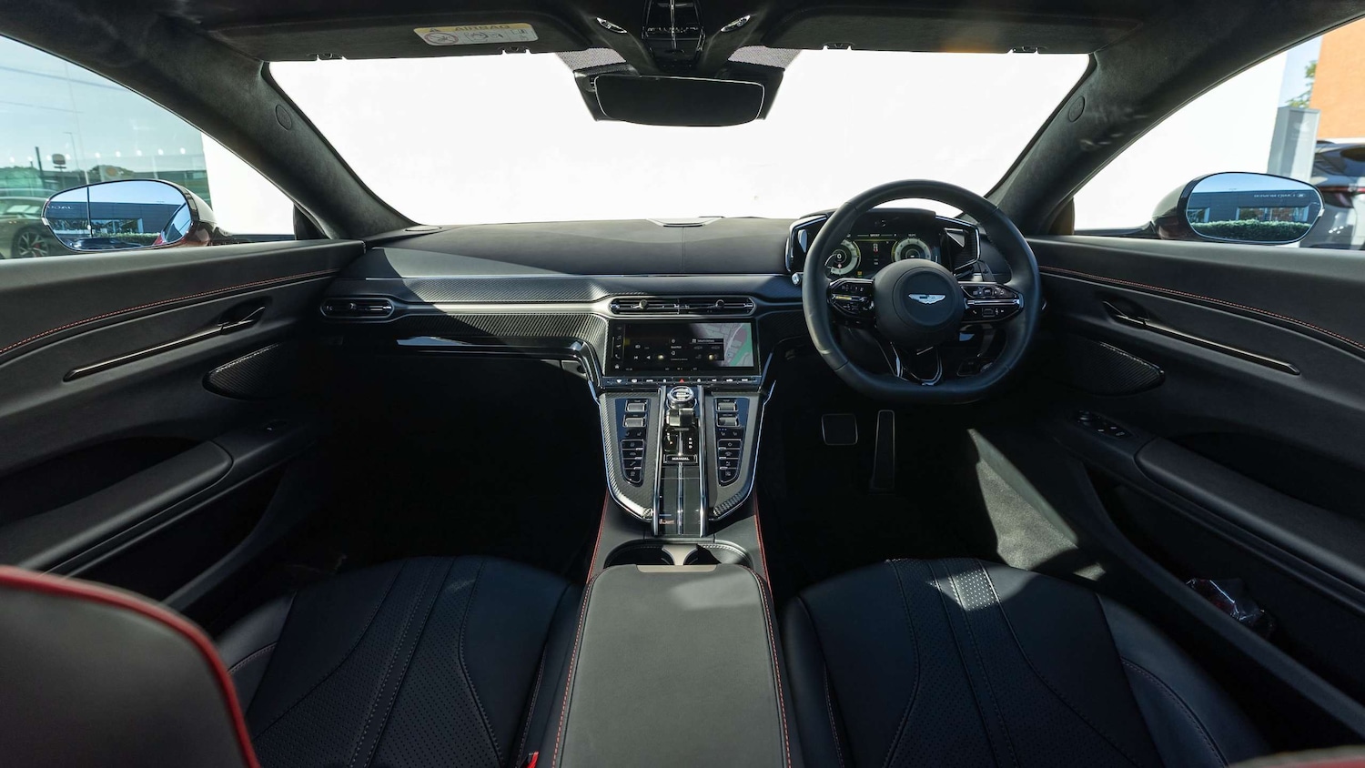 Used Aston Martin Vantage 2025 for sale - 76242442: Photo 11