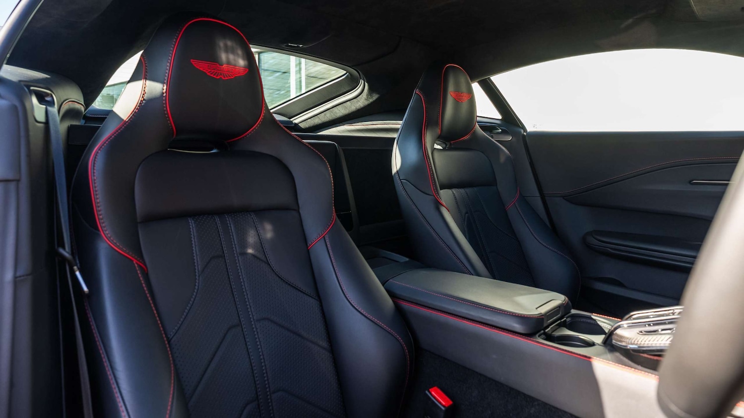 Used Aston Martin Vantage 2025 for sale - 76242442: Photo 12