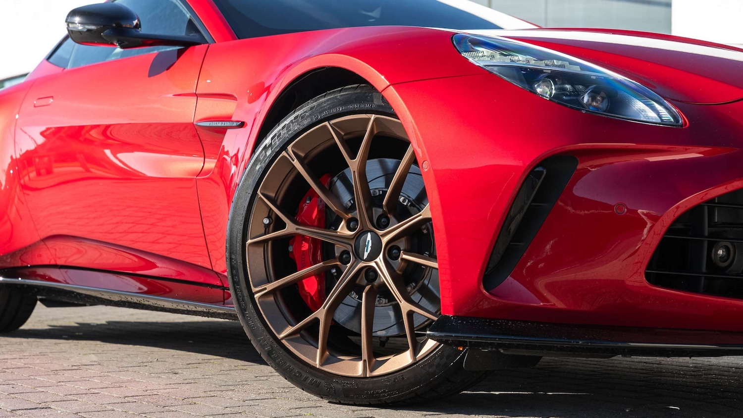 Used Aston Martin Vantage 2025 for sale - 76242442: Photo 4