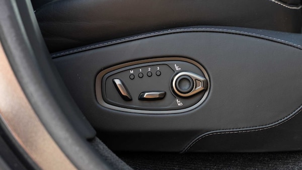 Used Aston Martin DBX 2023 for sale - 75216908: Photo 27