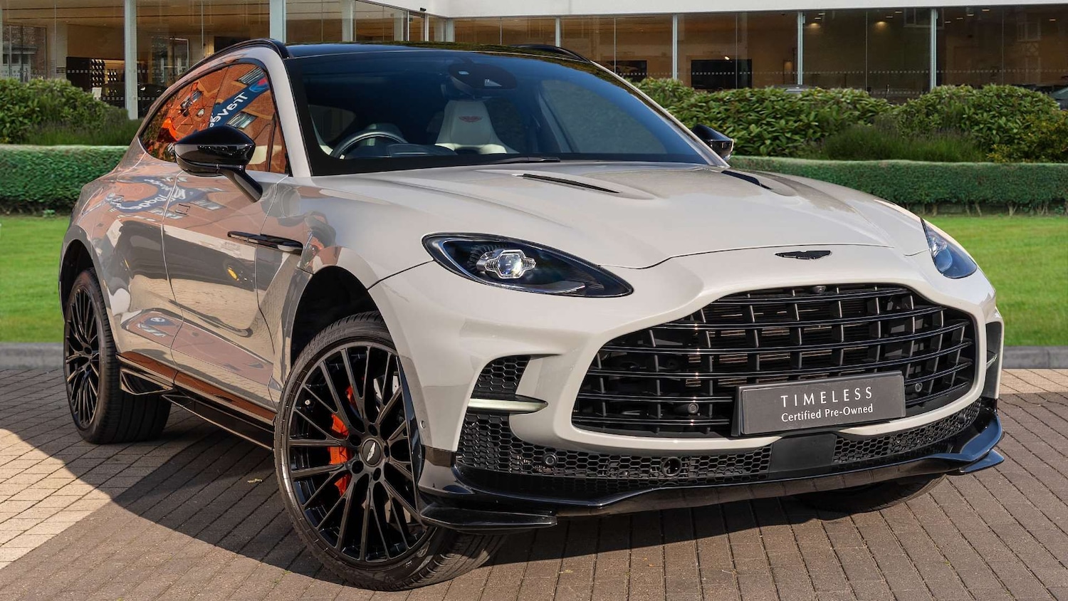 Used Aston Martin DBX 2023 for sale - 76141909: Photo 1