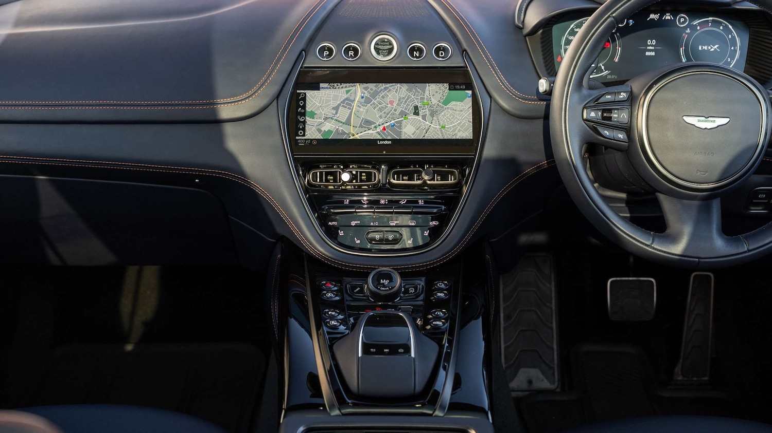 Used Aston Martin DBX 2023 for sale - 76141909: Photo 10