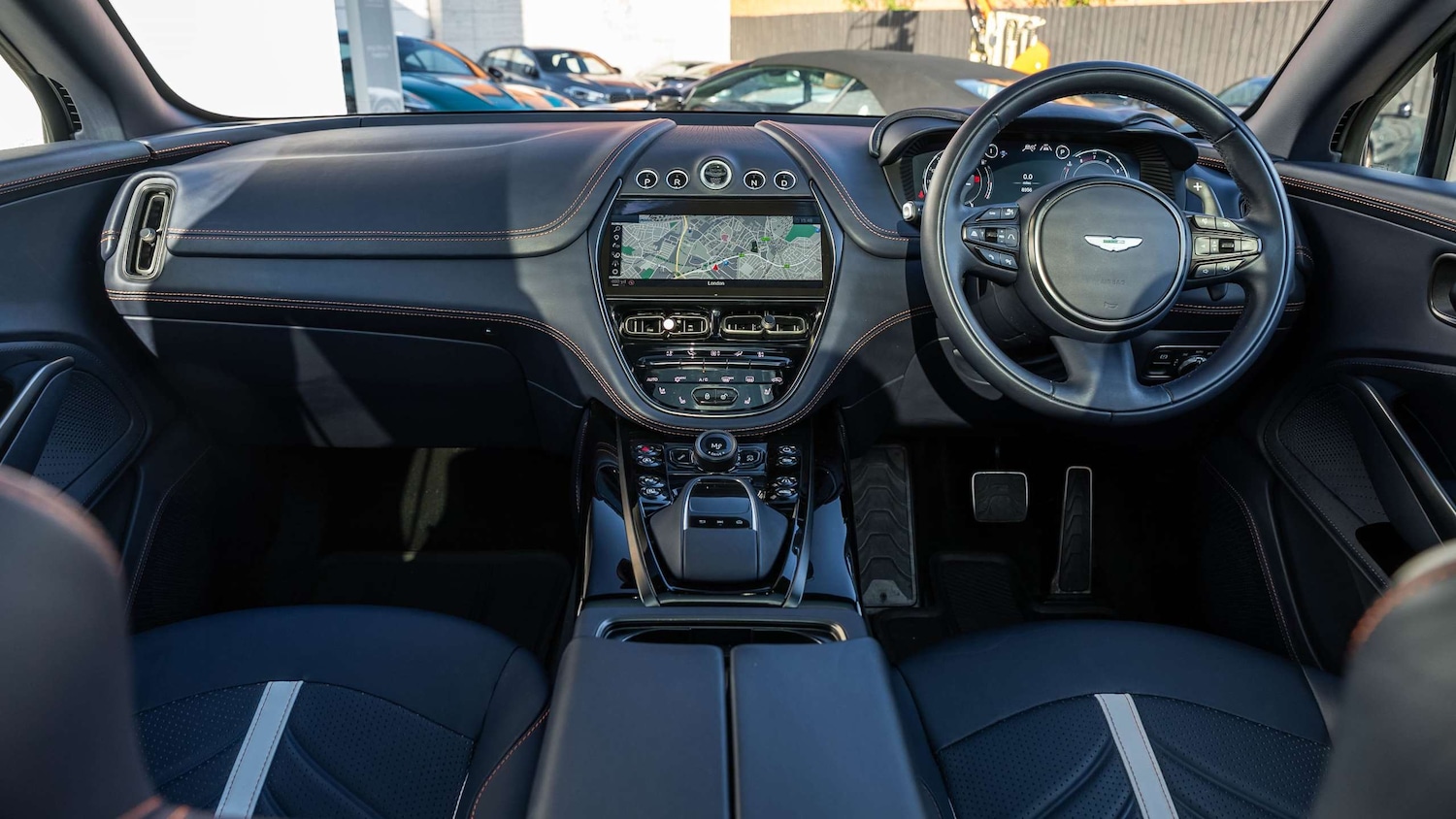 Used Aston Martin DBX 2023 for sale - 76141909: Photo 11