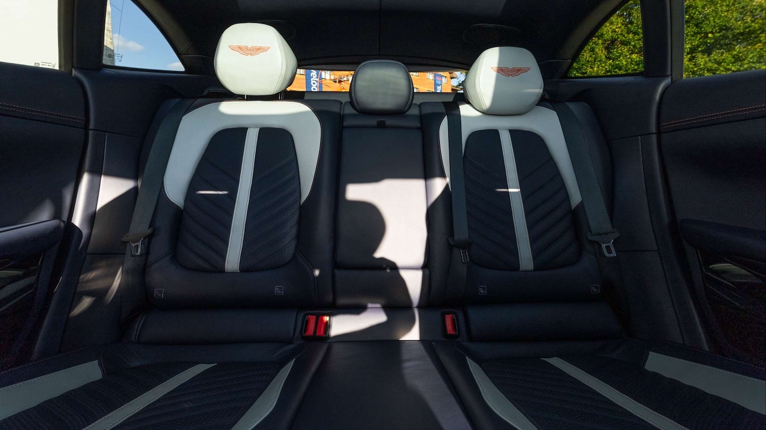 Used Aston Martin DBX 2023 for sale - 76141909: Photo 19