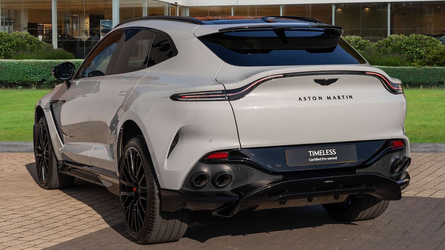 Used Aston Martin DBX 2023 for sale - 76141909: Photo 2