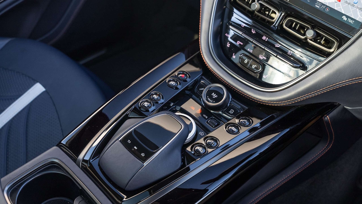 Used Aston Martin DBX 2023 for sale - 76141909: Photo 22