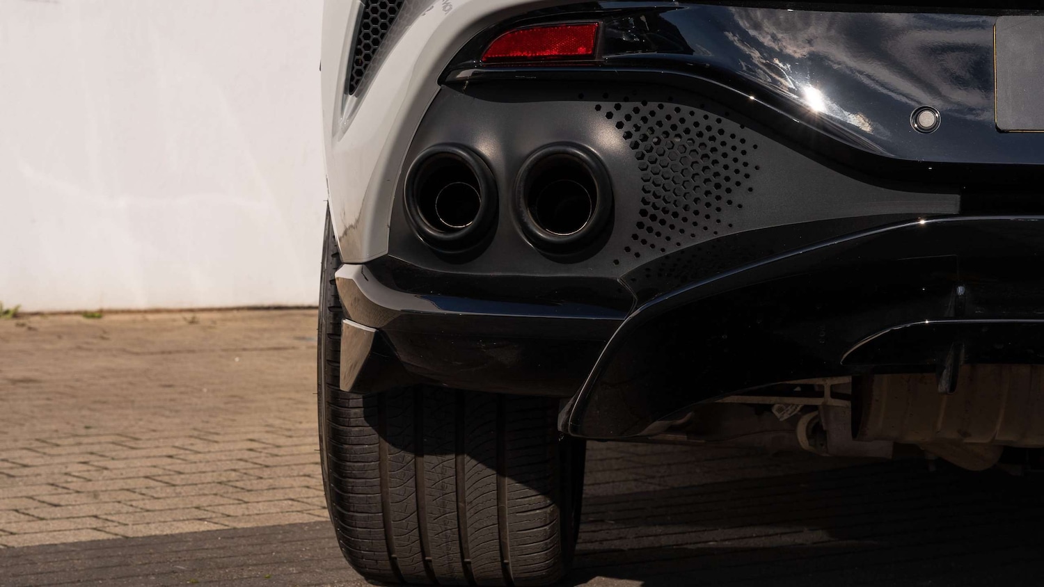 Used Aston Martin DBX 2023 for sale - 76141909: Photo 30