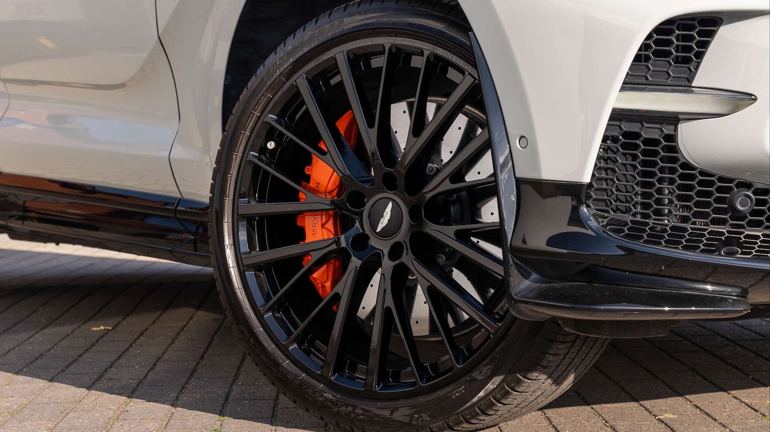 Used Aston Martin DBX 2023 for sale - 76141909: Photo 4