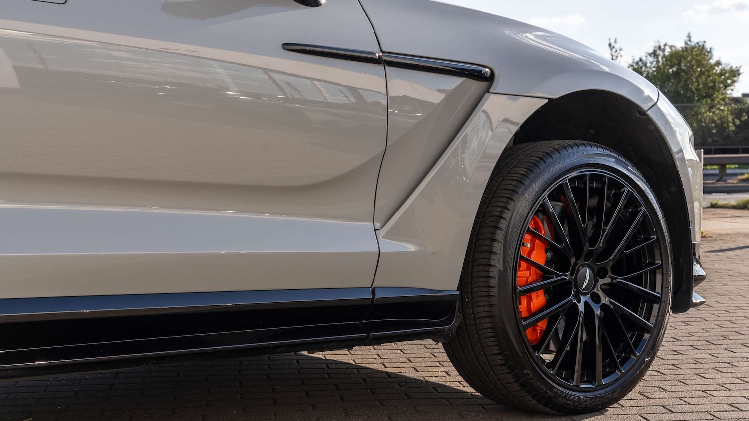 Used Aston Martin DBX 2023 for sale - 76141909: Photo 9