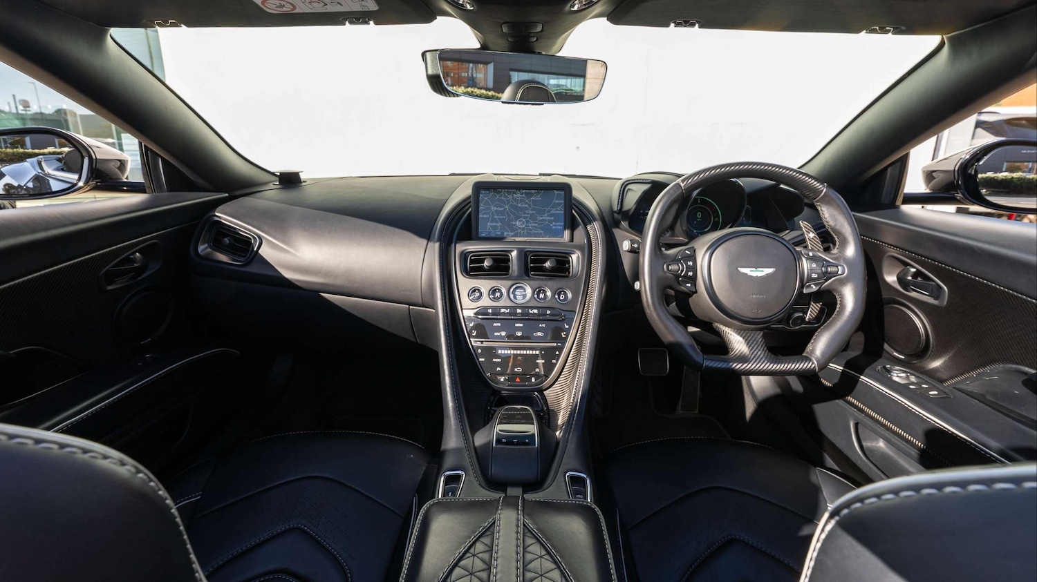 Used Aston Martin DBS 2023 for sale - 76230322: Photo 11