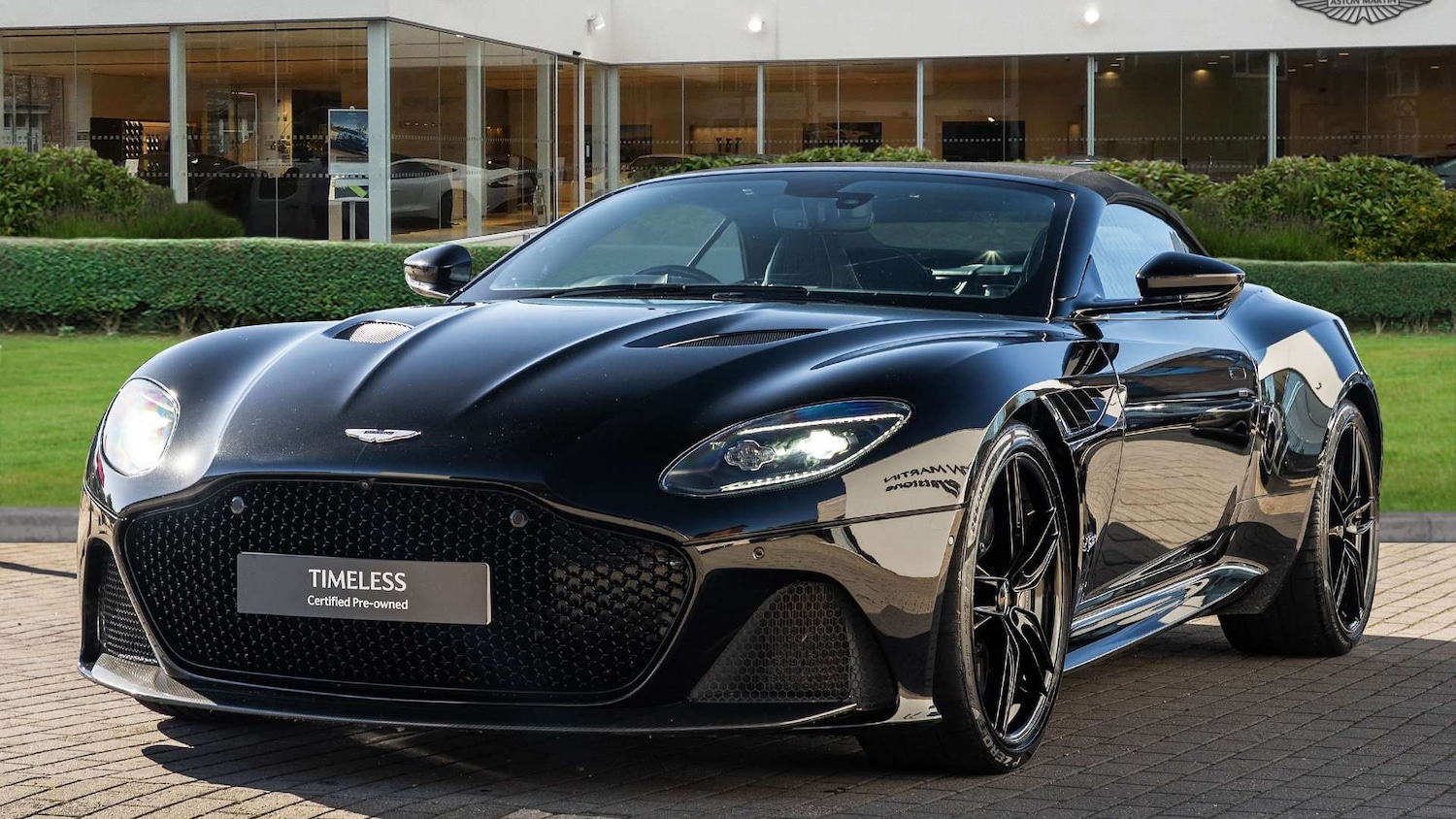 Used Aston Martin DBS 2023 for sale - 76230322: Photo 16