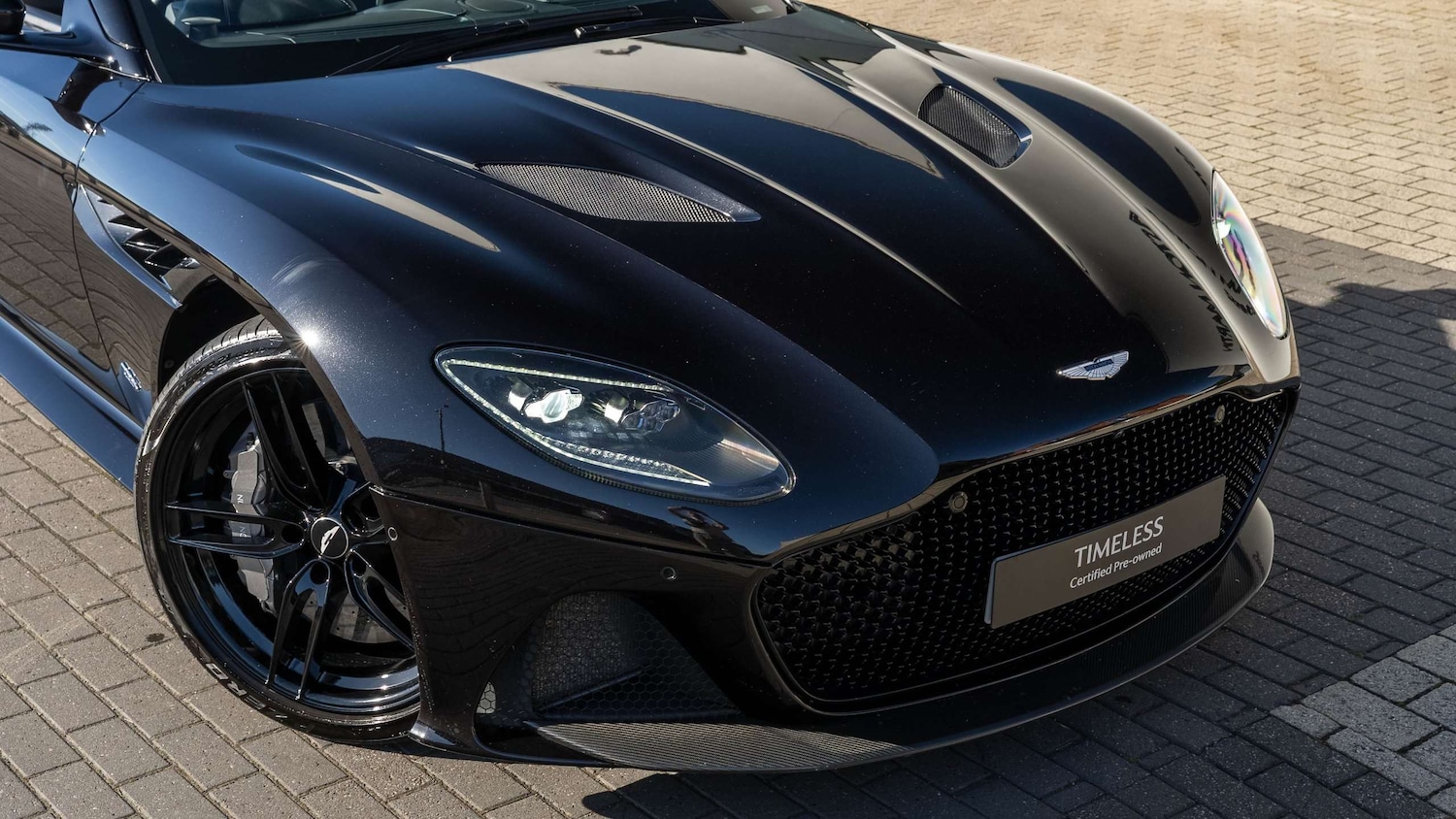 Used Aston Martin DBS 2023 for sale - 76230322: Photo 23