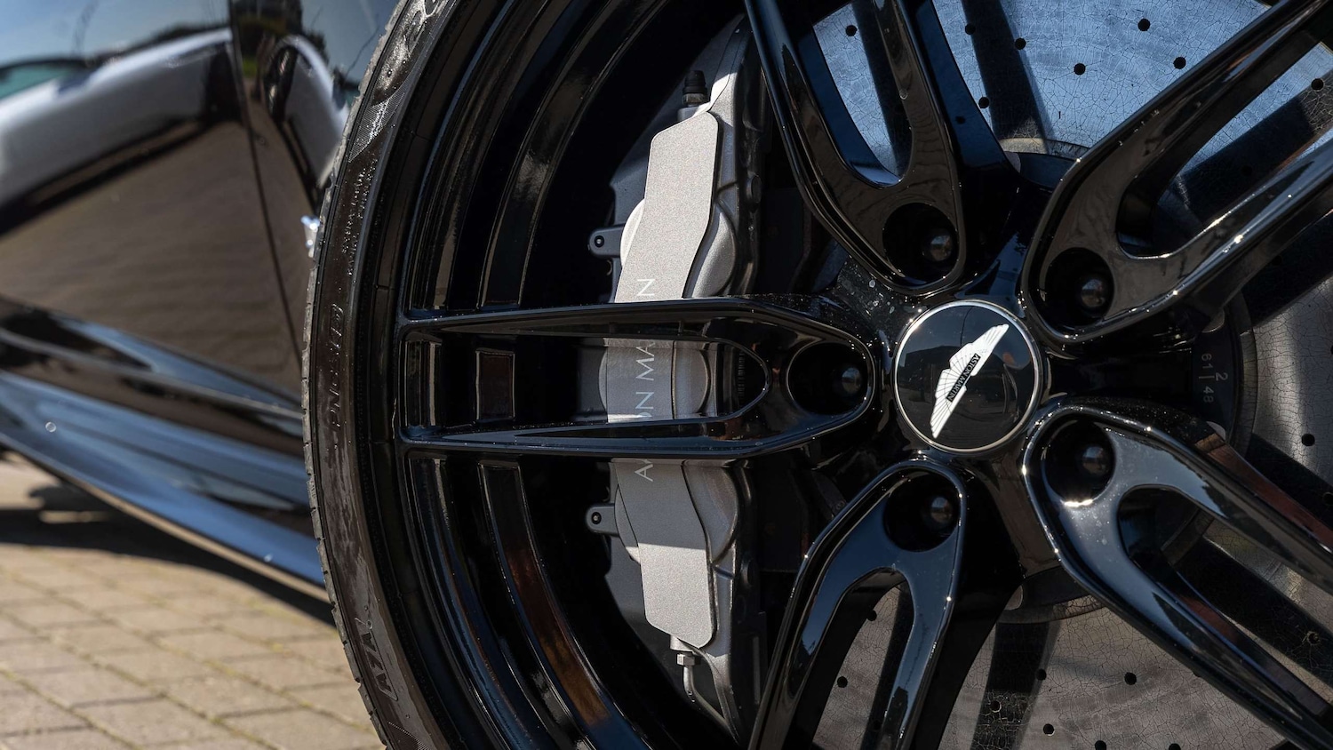 Used Aston Martin DBS 2023 for sale - 76230322: Photo 24