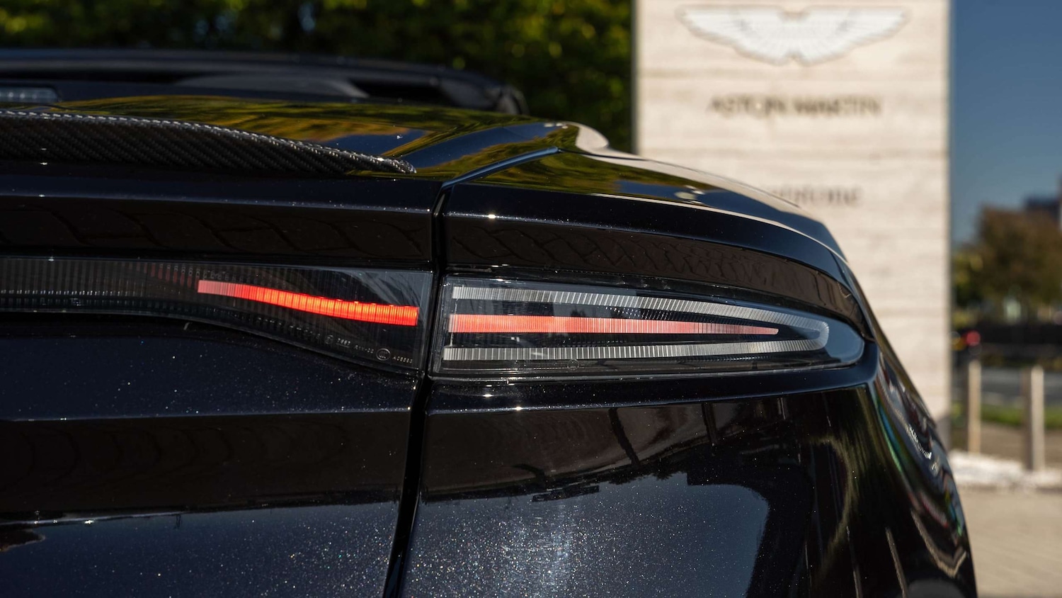 Used Aston Martin DBS 2023 for sale - 76230322: Photo 27