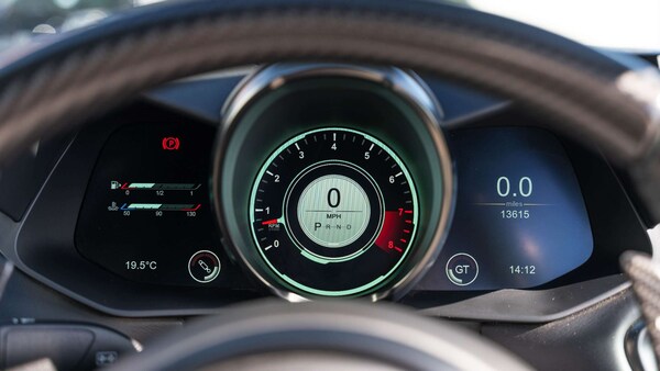 Used Aston Martin DBS 2023 for sale - 76230322: Photo 6