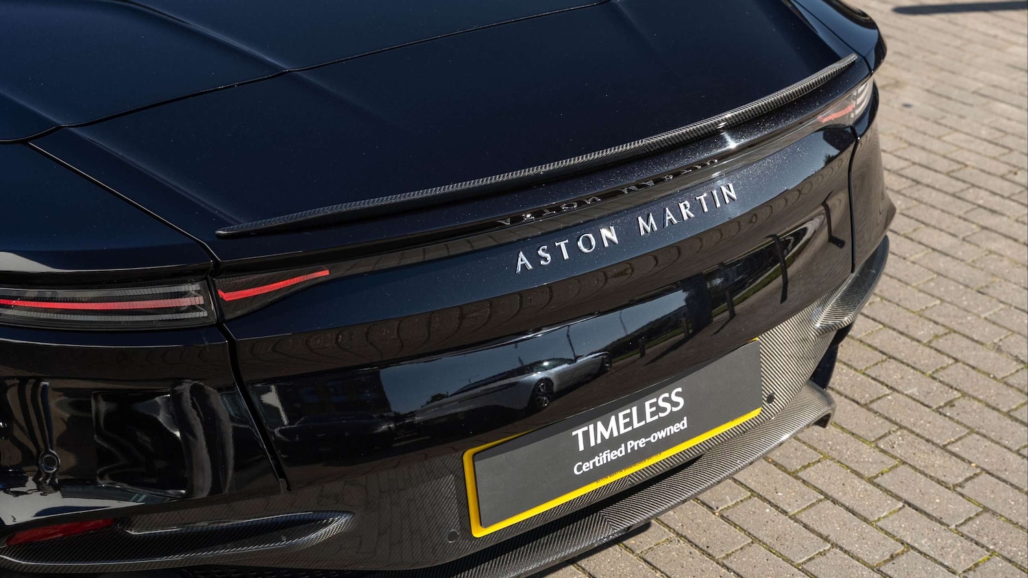 Used Aston Martin DBS 2023 for sale - 76230322: Photo 8