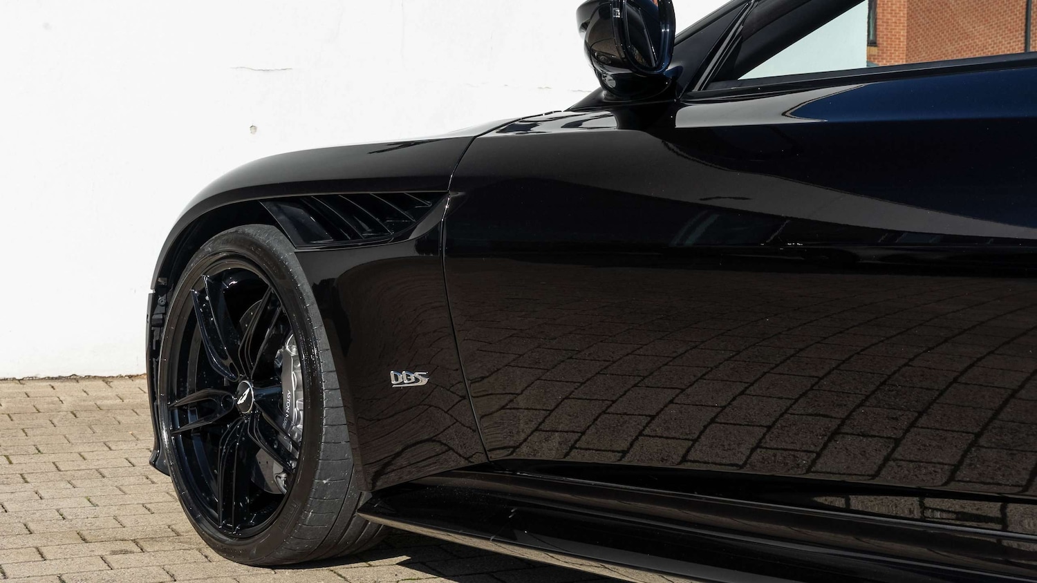 Used Aston Martin DBS 2023 for sale - 76230322: Photo 9