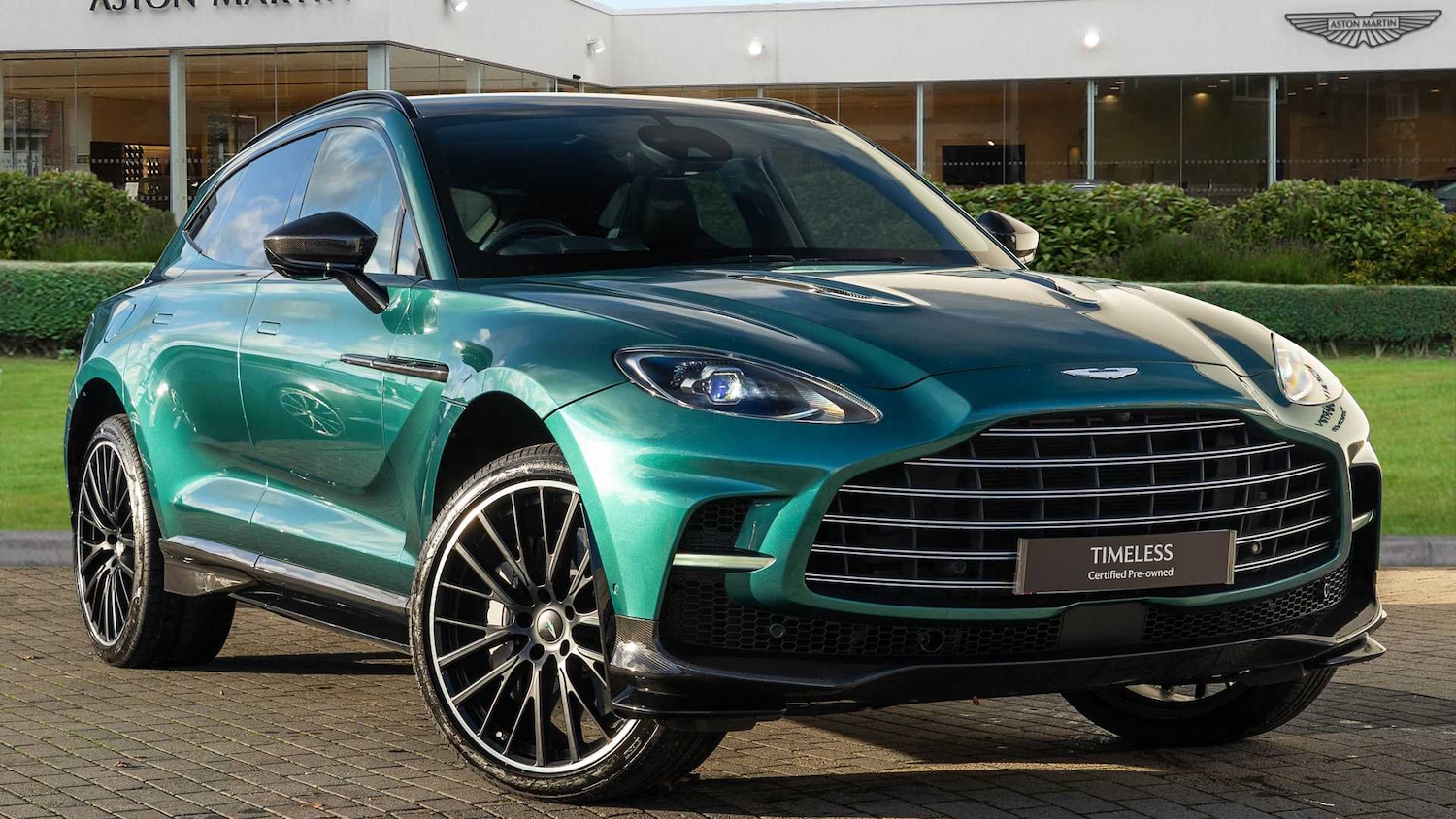 Used Aston Martin DBX 2022 for sale - 76842988: Photo 1