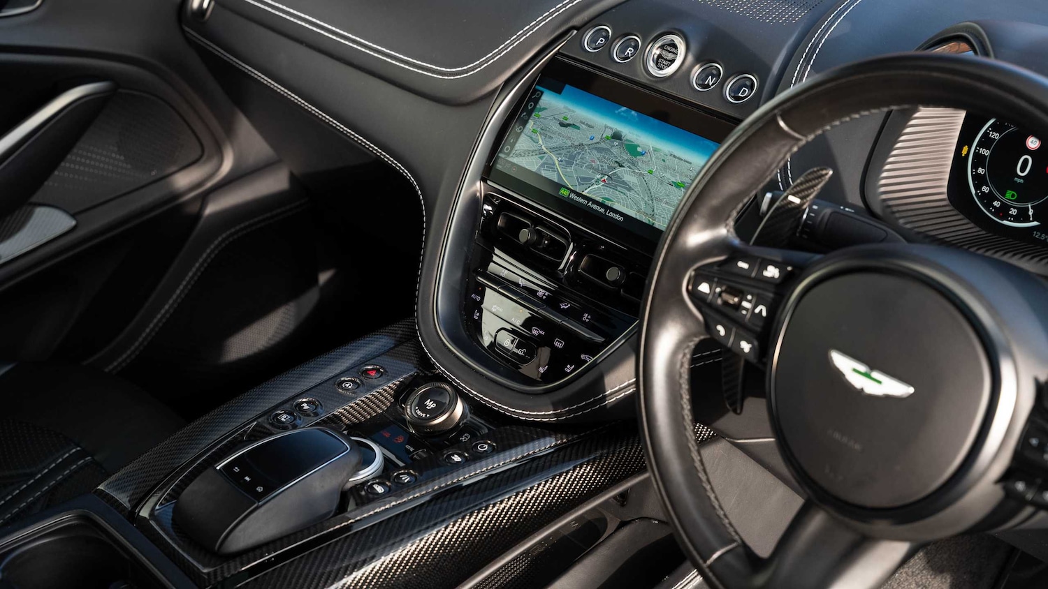 Used Aston Martin DBX 2022 for sale - 76842988: Photo 25