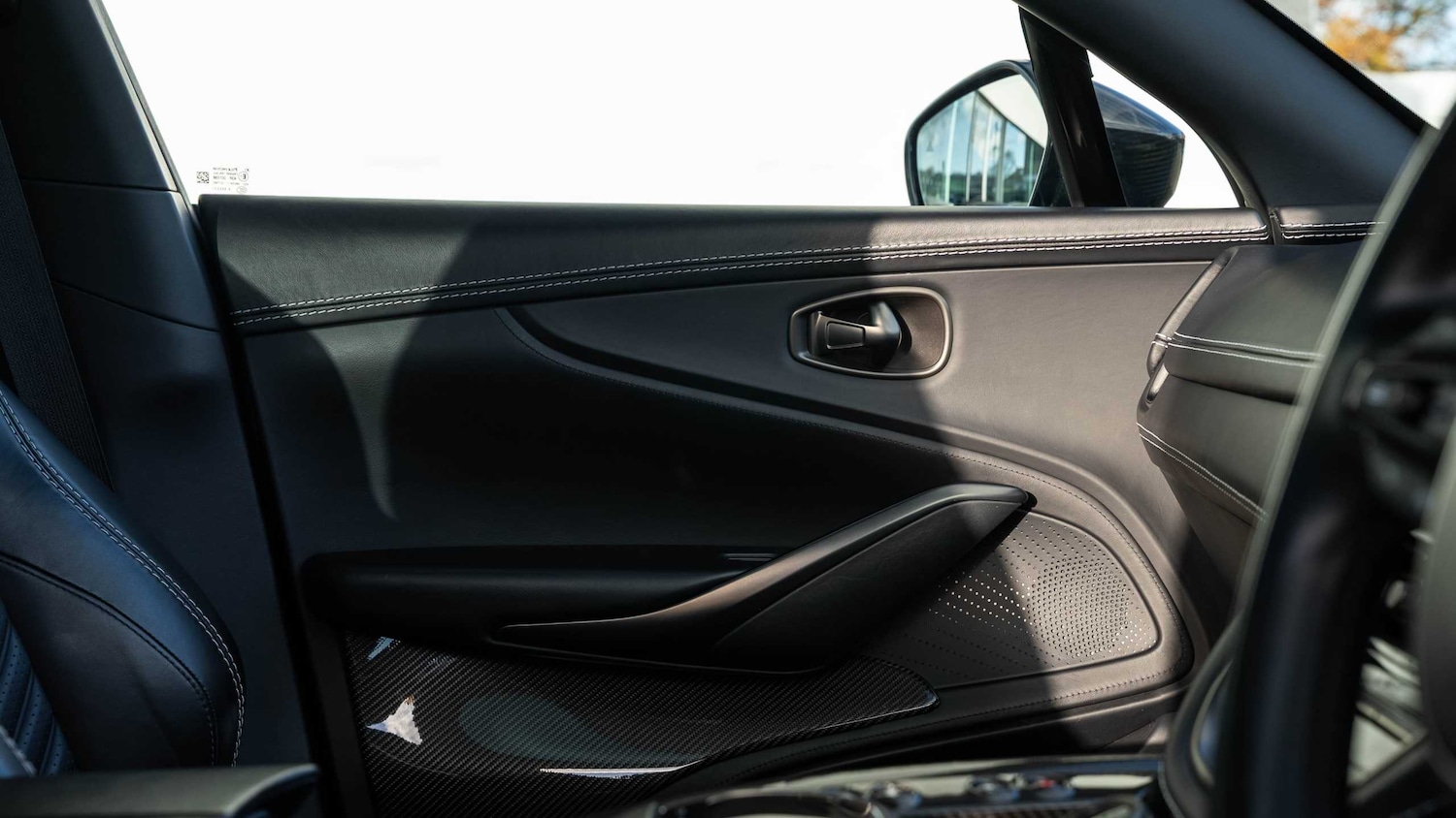 Used Aston Martin DBX 2022 for sale - 76842988: Photo 26