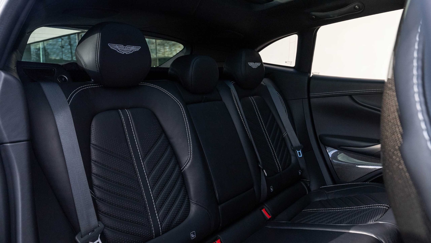 Used Aston Martin DBX 2022 for sale - 76842988: Photo 28