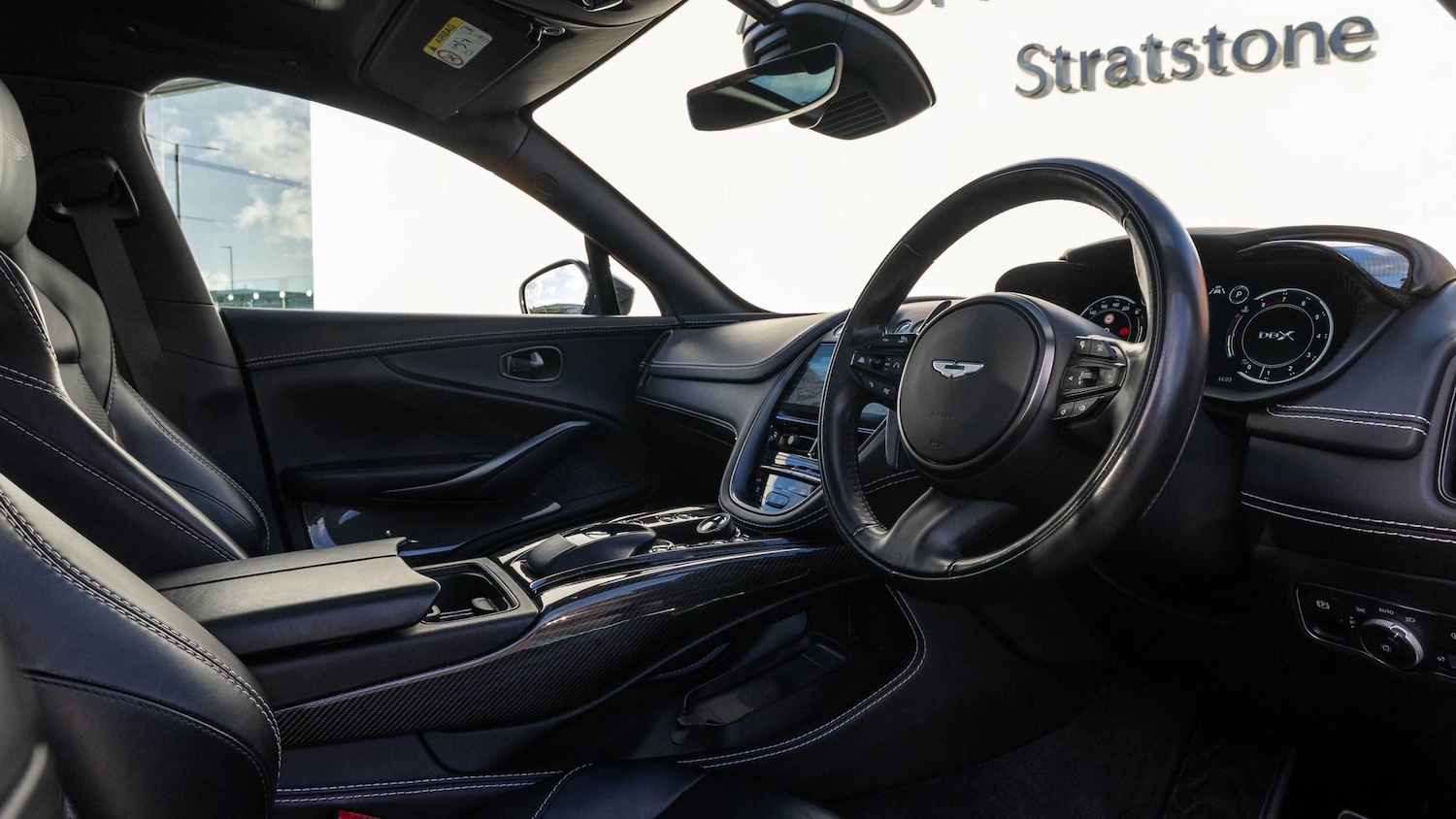 Used Aston Martin DBX 2022 for sale - 76842988: Photo 3