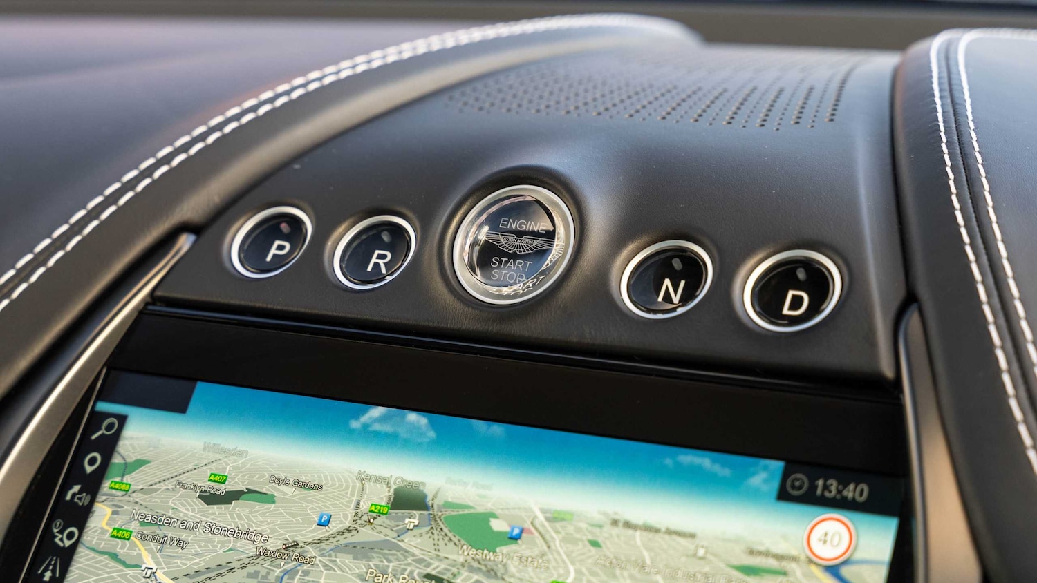 Used Aston Martin DBX 2022 for sale - 76842988: Photo 32