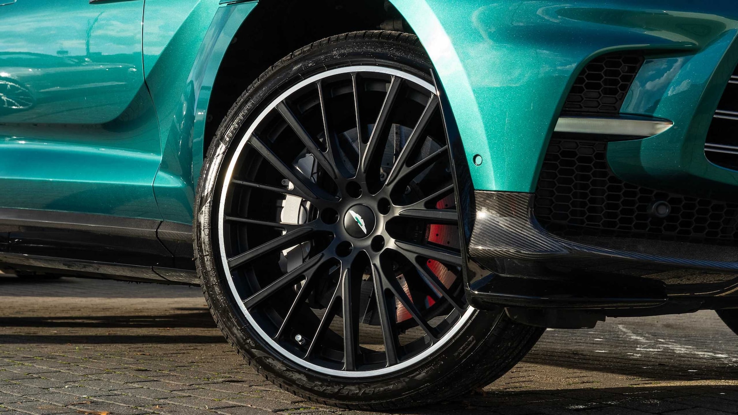 Used Aston Martin DBX 2022 for sale - 76842988: Photo 4