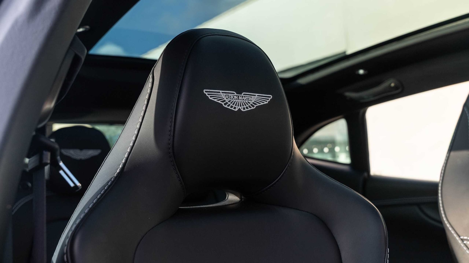 Used Aston Martin DBX 2022 for sale - 76842988: Photo 5