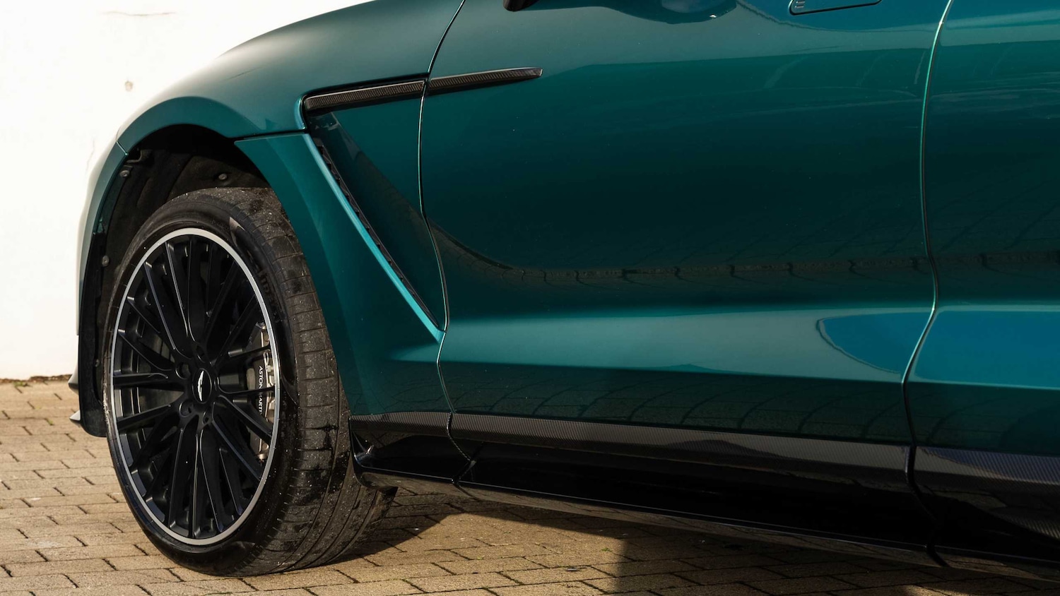 Used Aston Martin DBX 2022 for sale - 76842988: Photo 8