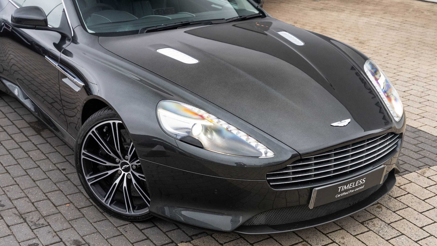 Used Aston Martin DB9 2014 for sale - 77348165: Photo 15