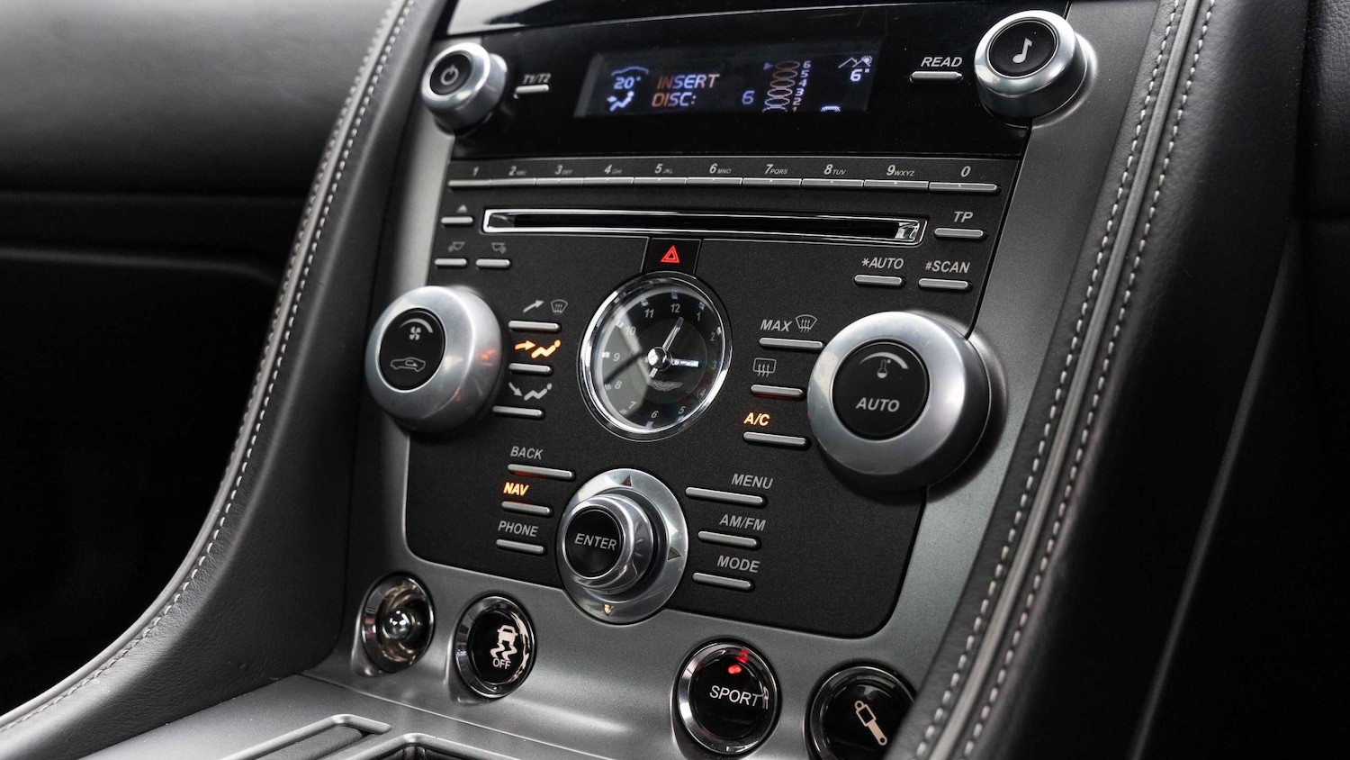 Used Aston Martin DB9 2014 for sale - 77348165: Photo 24