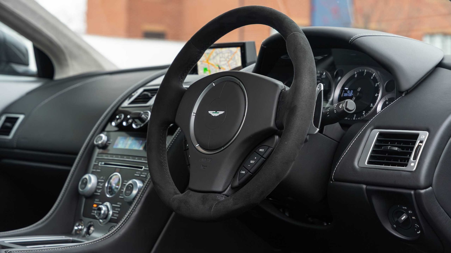 Used Aston Martin DB9 2014 for sale - 77348165: Photo 28