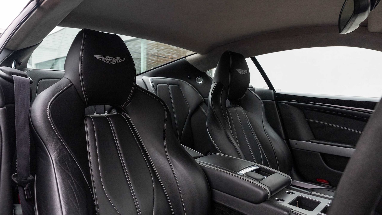 Used Aston Martin DB9 2014 for sale - 77348165: Photo 9