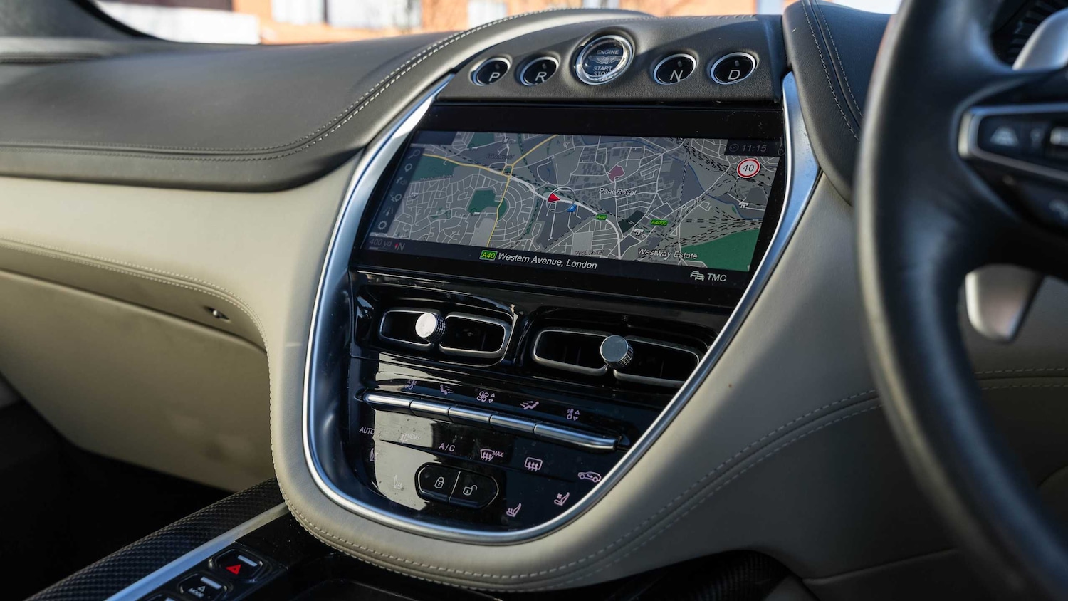 Used Aston Martin DBX 2022 for sale - 76842965: Photo 22